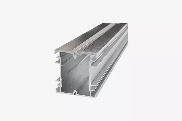 Aljuminievaya-laga-DECK-40-43-mm-800x545